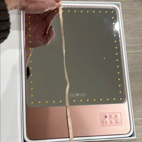 RIKI loves RIKI RIKI SKINNY w/LED Lights, Bluetooth Selfie Function, & 10x mag - Picture 14 of 15